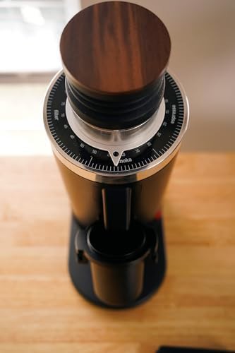 Flat burr single dosing coffee grinder — photo 4