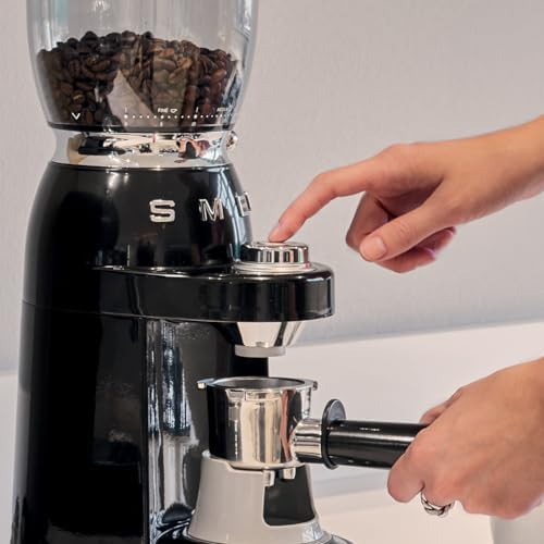 Smeg cgf11 black conical burr coffee grinder — photo 4